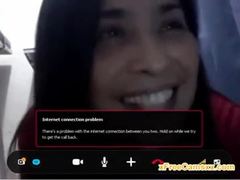 Pasangan Asia yang matang menjadi nakal di webcam