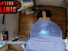 Kolla in hela filmen på Captive Clinic com: Blaire Celestes Naked Behind the Scenes