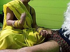Prsata indická nevlastná dcéra sa miluje so svojím horúcim učiteľom v skutočnom roleplay