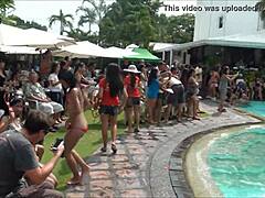 Филипински азијски туриста добија изненађујућу посету у хотелу Орцхидс