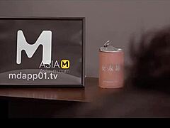Rau und geil: Original asiatisches Pornovideo mit geilem asiatischen Mädchen