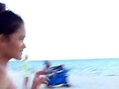 Pierwszy raz azjatycka nastolatka dołącza do Latiny i Filipinki w trójkącie Hot South Beach