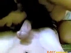 Un asiático amateur hace una mamada impresionante