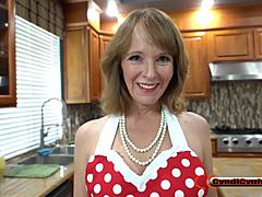 Mature Mom with Natural Tits Gives a Gobbler
